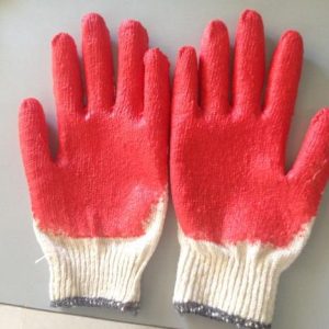 Găng tay phủ sơn đỏ